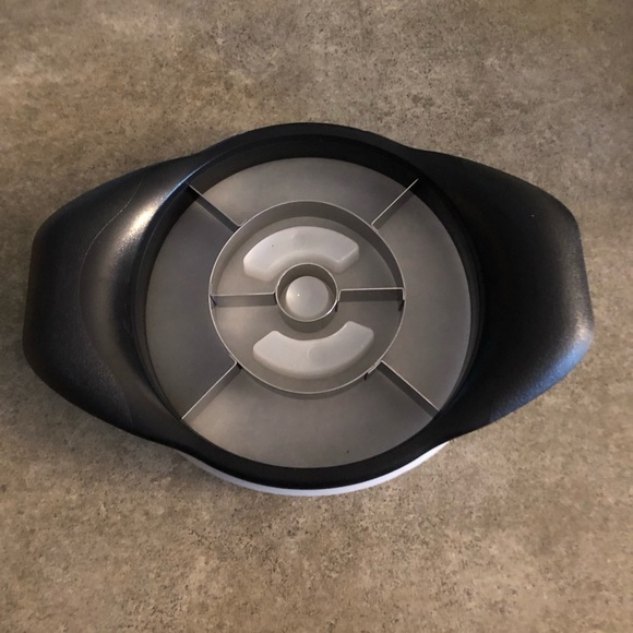 Pampered Chef Kitchen Pampered Chef Pineapple Slicer Poshmark